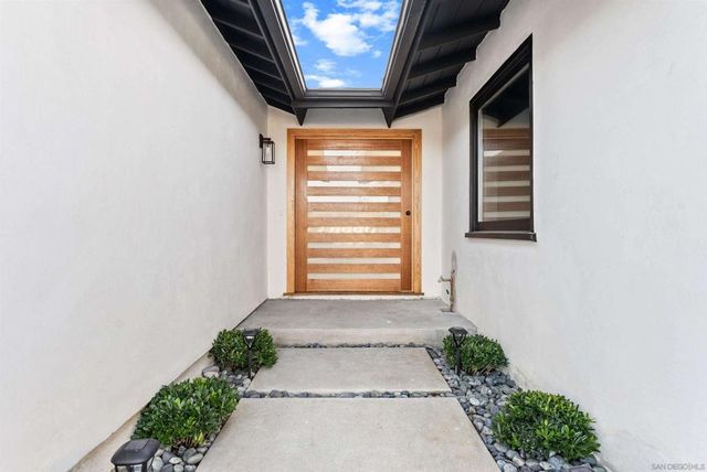 4972 Providence Rd, San Diego, CA 92117