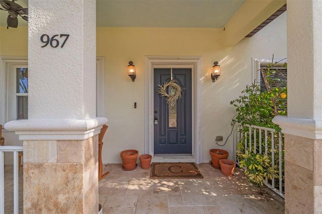 967 49TH AVENUE N, St Petersburg, FL 33703