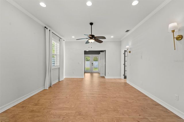 967 49TH AVENUE N, St Petersburg, FL 33703