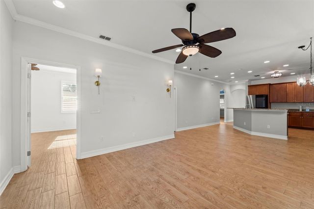 967 49TH AVENUE N, St Petersburg, FL 33703