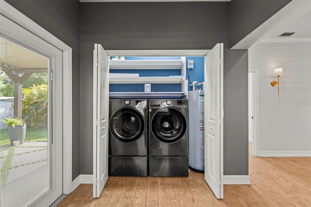 967 49TH AVENUE N, St Petersburg, FL 33703