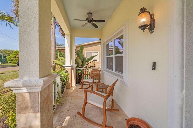 967 49TH AVENUE N, St Petersburg, FL 33703