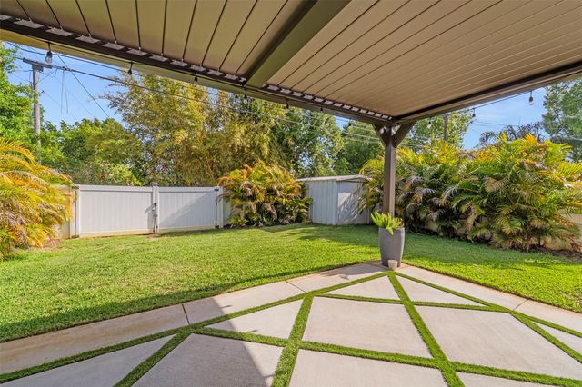 967 49TH AVENUE N, St Petersburg, FL 33703