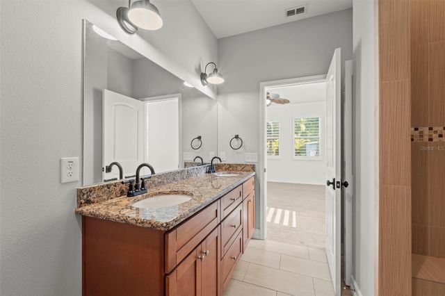 967 49TH AVENUE N, St Petersburg, FL 33703