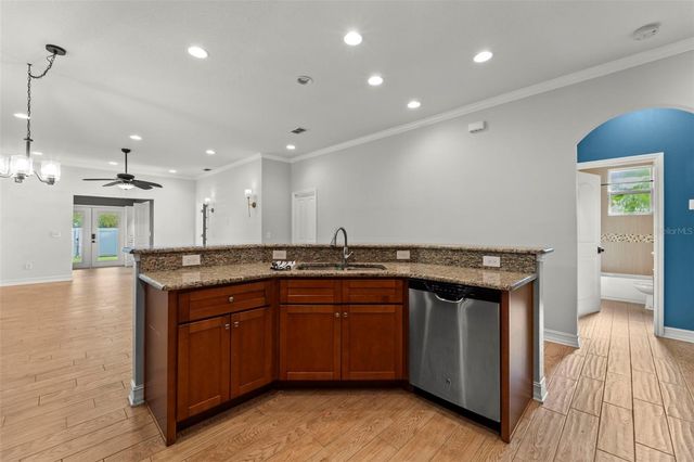 967 49TH AVENUE N, St Petersburg, FL 33703