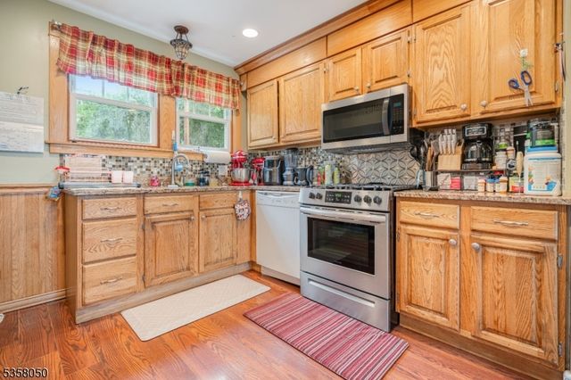 15 Green St, Franklin Boro, NJ 07416