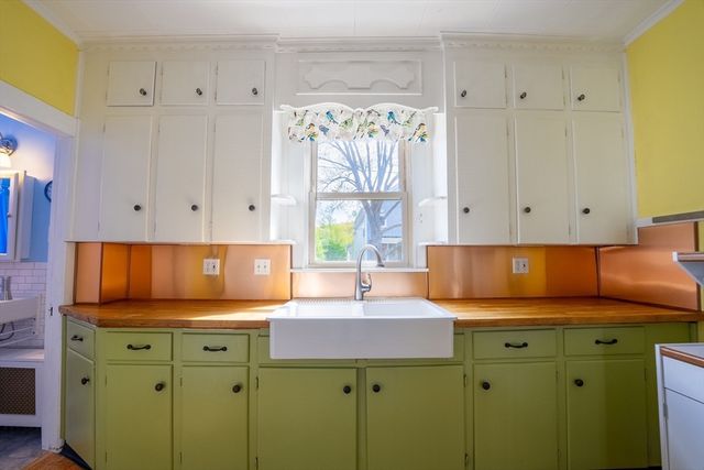 6 Center Street, South Hadley, MA 01075