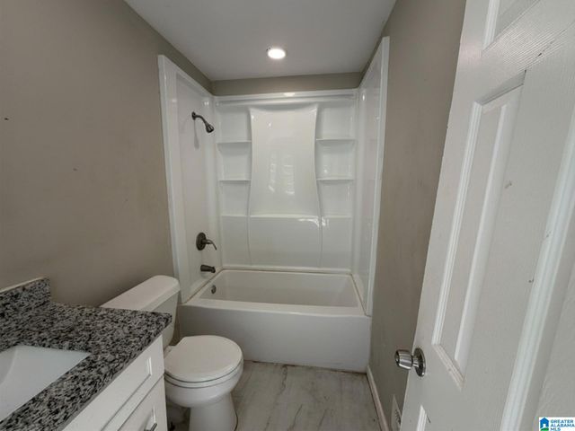 2705 4TH PLACE NW, Center Point, AL 35215