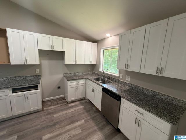 2705 4TH PLACE NW, Center Point, AL 35215