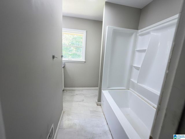 2705 4TH PLACE NW, Center Point, AL 35215