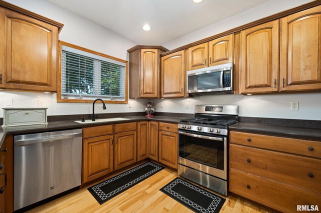 1609 FIELDSTONE Court, Chillicothe, IL 61523