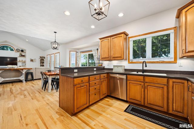 1609 FIELDSTONE Court, Chillicothe, IL 61523