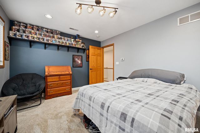 1609 FIELDSTONE Court, Chillicothe, IL 61523