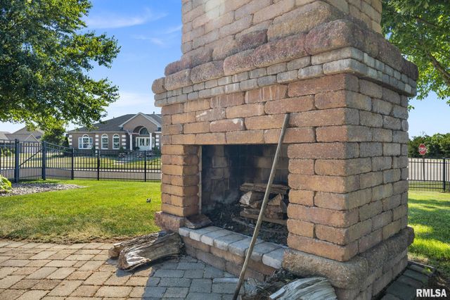 1609 FIELDSTONE Court, Chillicothe, IL 61523