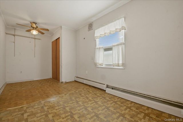 24 Crag Lane, Levittown, NY 11756