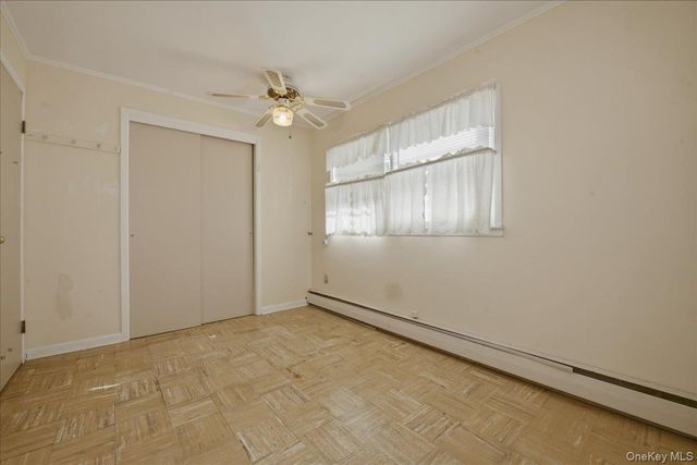 24 Crag Lane, Levittown, NY 11756