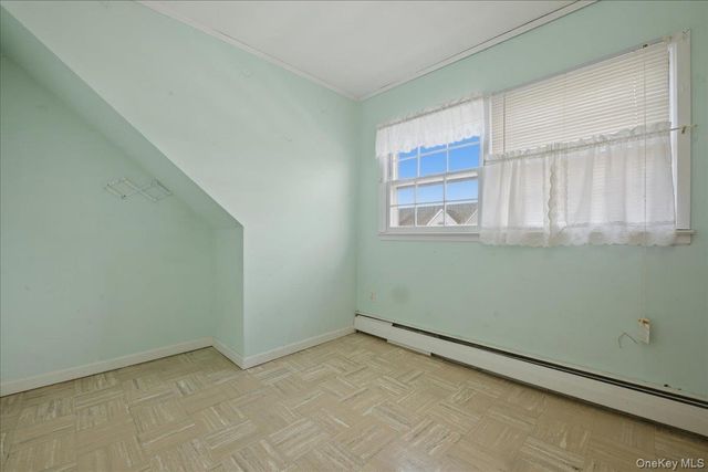 24 Crag Lane, Levittown, NY 11756