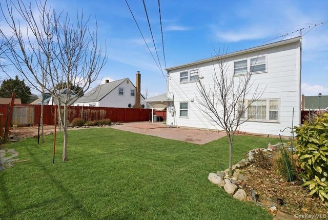 24 Crag Lane, Levittown, NY 11756