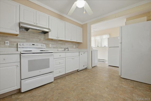 24 Crag Lane, Levittown, NY 11756