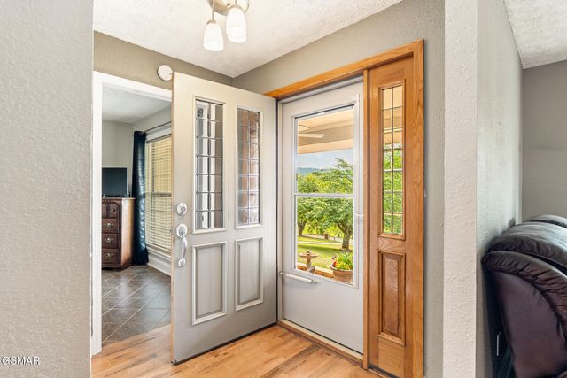 1479 Wendron Moors Drive, Sevierville, TN 37862