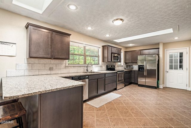 1479 Wendron Moors Drive, Sevierville, TN 37862
