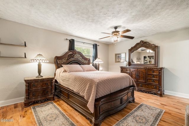 1479 Wendron Moors Drive, Sevierville, TN 37862