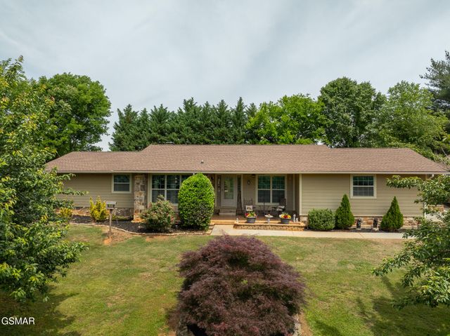 1479 Wendron Moors Drive, Sevierville, TN 37862