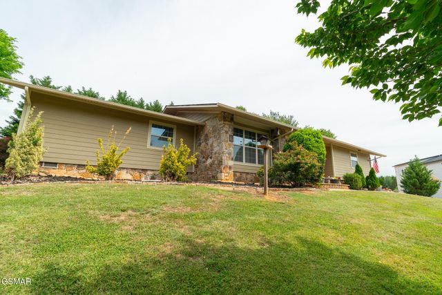 1479 Wendron Moors Drive, Sevierville, TN 37862