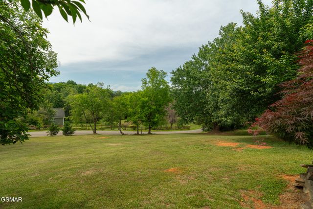 1479 Wendron Moors Drive, Sevierville, TN 37862