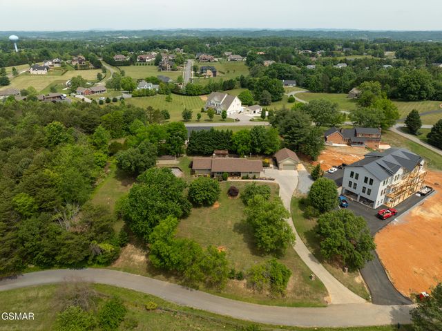 1479 Wendron Moors Drive, Sevierville, TN 37862