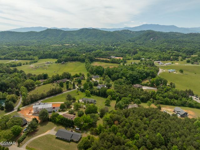 1479 Wendron Moors Drive, Sevierville, TN 37862