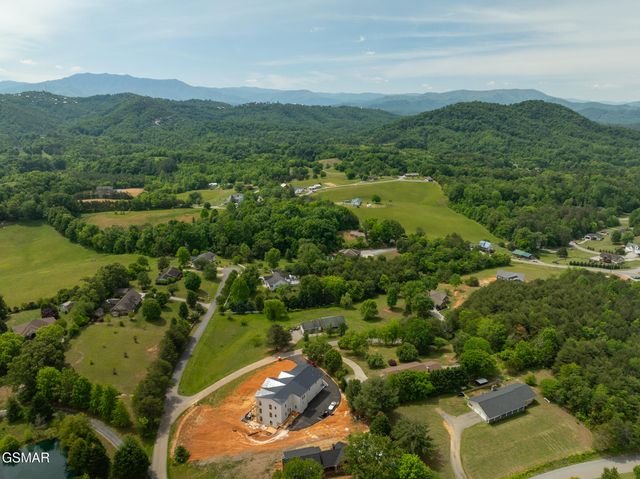 1479 Wendron Moors Drive, Sevierville, TN 37862
