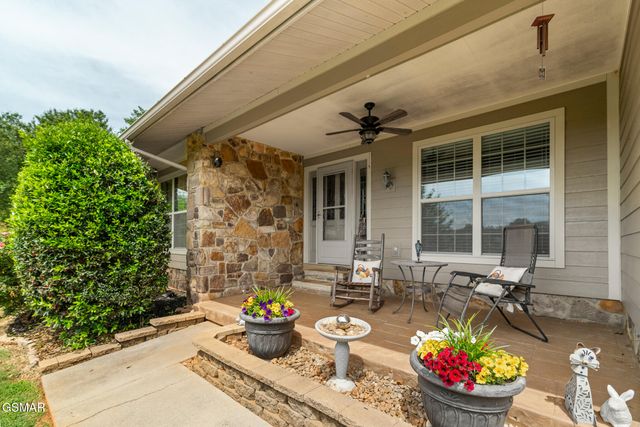 1479 Wendron Moors Drive, Sevierville, TN 37862