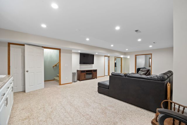 329 NW Driftwood Drive, Ankeny, IA 50023