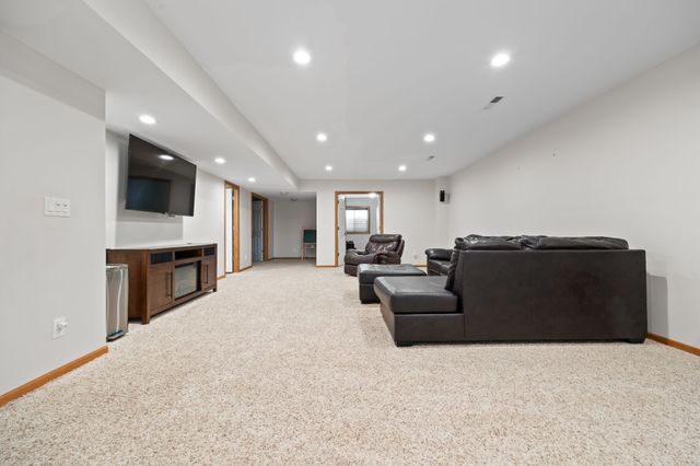 329 NW Driftwood Drive, Ankeny, IA 50023