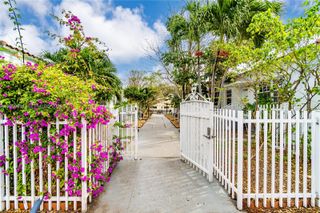 8335 E Crespi Blvd 4, Miami Beach, FL 33141