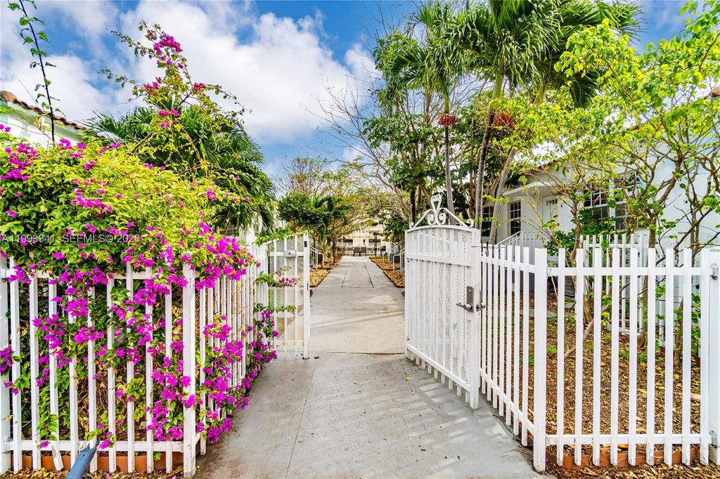 8335 E Crespi Blvd 4, Miami Beach, FL 33141