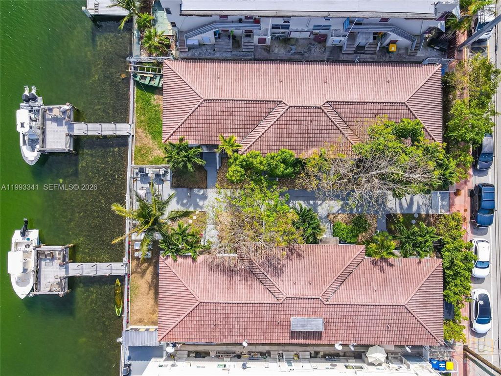 Image 17 of property listing at 8335 E Crespi Blvd 4, Miami Beach, FL 33141
