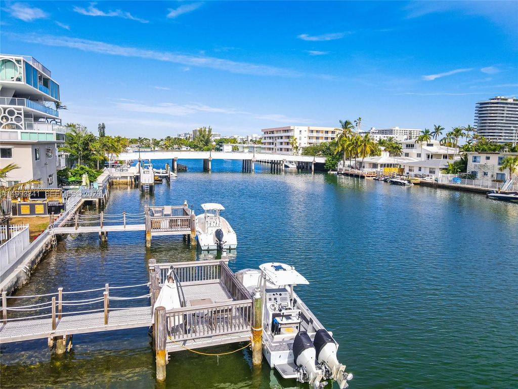 Image 19 of property listing at 8335 E Crespi Blvd 4, Miami Beach, FL 33141