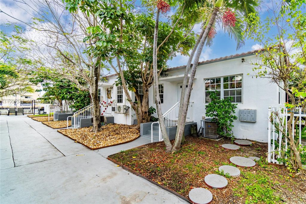 Image 2 of property listing at 8335 E Crespi Blvd 4, Miami Beach, FL 33141