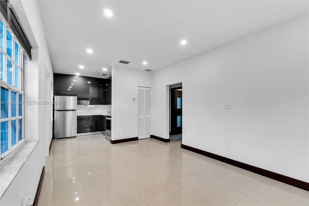 Image 4 of property listing at 8335 E Crespi Blvd 4, Miami Beach, FL 33141