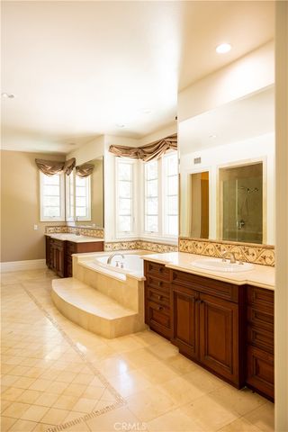 32 Gleneagles Drive, Newport Beach, CA 92660