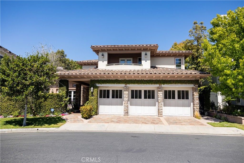 32 Gleneagles Drive, Newport Beach, CA 92660