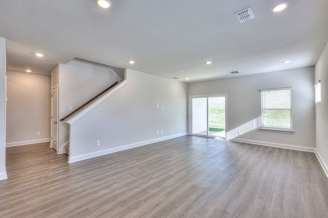 1250 Bluffton Cir, Clarksville, TN 37043