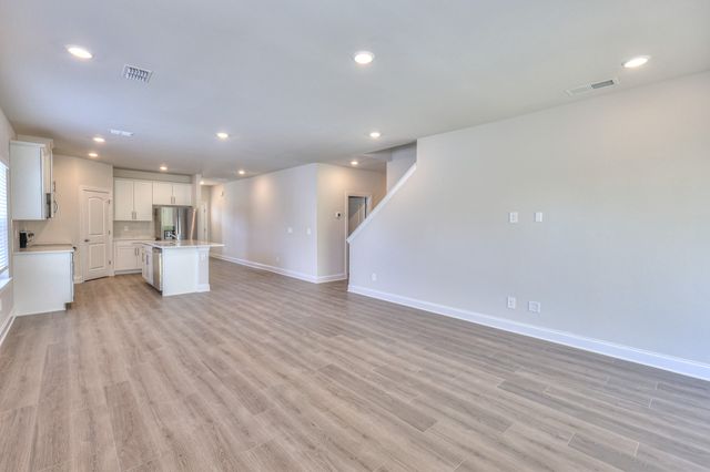1250 Bluffton Cir, Clarksville, TN 37043