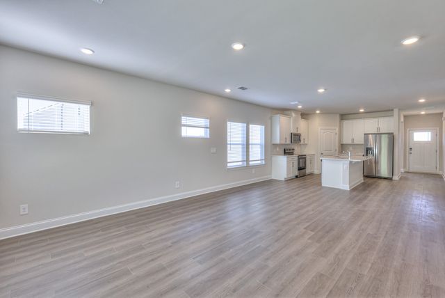 1250 Bluffton Cir, Clarksville, TN 37043