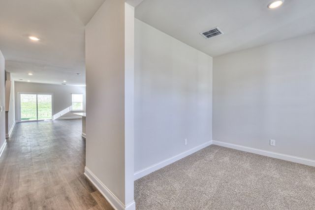 1250 Bluffton Cir, Clarksville, TN 37043