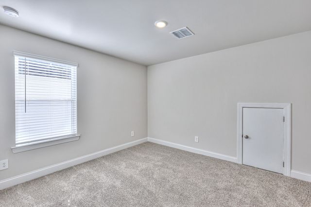 1250 Bluffton Cir, Clarksville, TN 37043