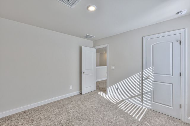1250 Bluffton Cir, Clarksville, TN 37043