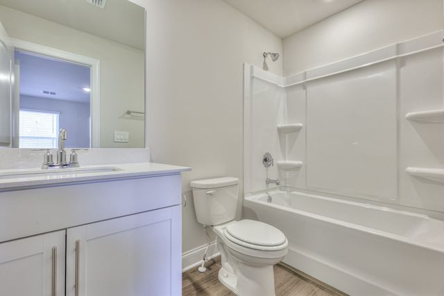 1250 Bluffton Cir, Clarksville, TN 37043